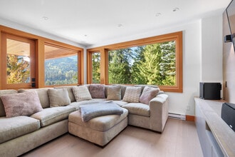5138 Raven Ln in Whistler, BC - Building Photo - Building Photo