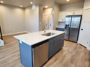4521 Ruple Ridge Ln in Herriman, UT - Building Photo - Building Photo