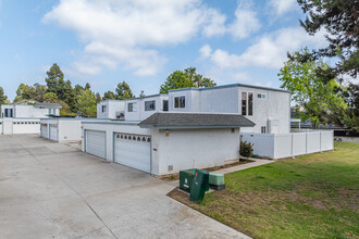 Autumn Hills in Chula Vista, CA - Building Photo - Building Photo