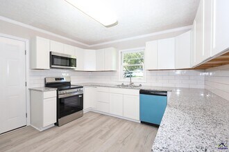 119 4th St in Cochran, GA - Building Photo - Building Photo