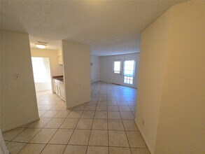 1307 Brenda Ln in Humble, TX - Foto de edificio - Building Photo