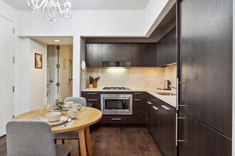 95 Wall St in New York, NY - Building Photo - Building Photo