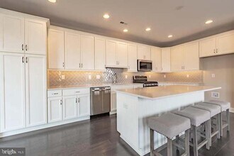 275 Hillstone Cir in Telford, PA - Building Photo - Building Photo
