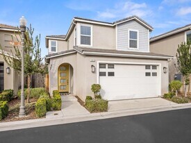 1913 Oak Ln in Clovis, CA - Building Photo