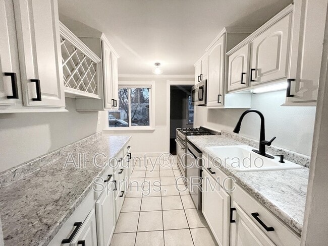 2003 N El Paso St in Colorado Springs, CO - Building Photo - Building Photo