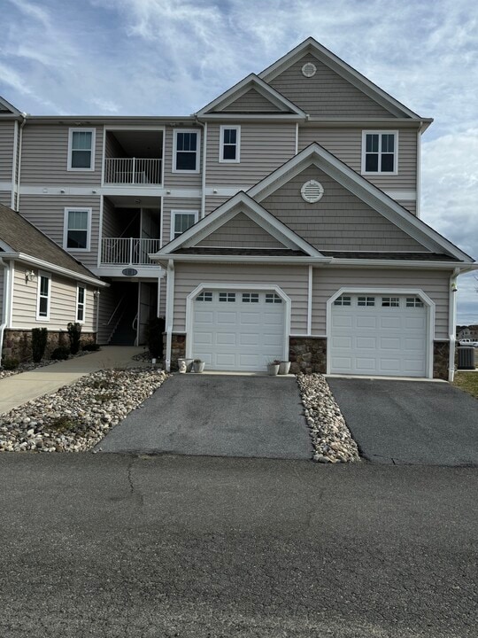 5102 E Pebble Ln, Unit G in Milford, DE - Building Photo