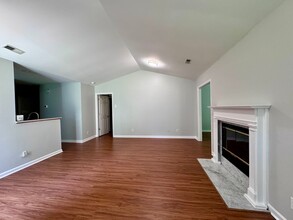 4112 Pin Oak Dr in Durham, NC - Building Photo - Building Photo