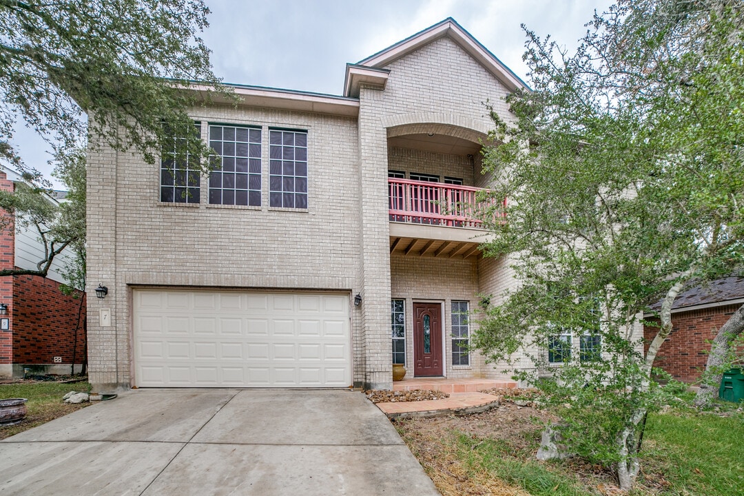 7 Brentcove in San Antonio, TX - Building Photo