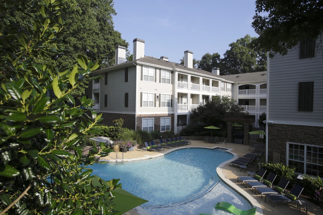 Camden Creekstone in Atlanta, GA - Building Photo