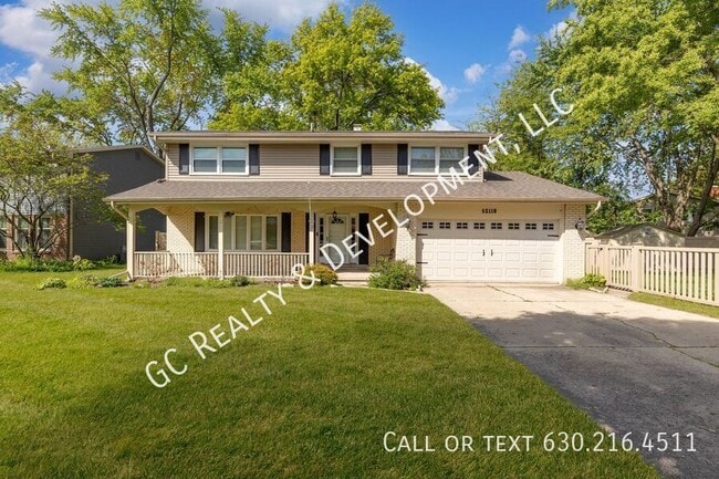 property at 6S110 Carlyle Ct