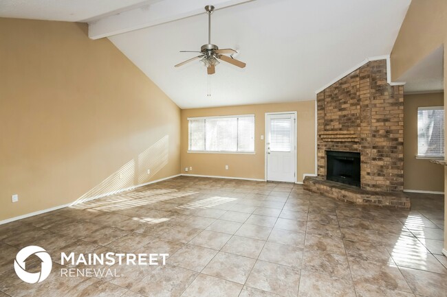 6417 Peggy Dr in Fort Worth, TX - Foto de edificio - Building Photo