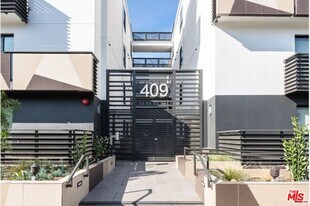 409 Hayworth Ave in Los Angeles, CA - Building Photo