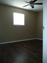 4665 Hartel, Unit #4 in Beaumont, TX - Foto de edificio - Building Photo