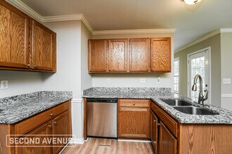 3748 White Pine Rd in Snellville, GA - Foto de edificio - Building Photo