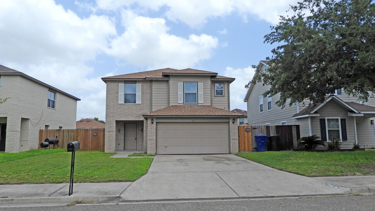 6318 N 19th Ln in McAllen, TX - Building Photo