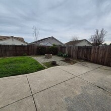 4625 Chamberlin Cir in Elk Grove, CA - Building Photo - Building Photo
