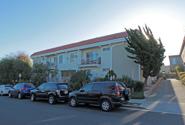 Raymond Ave Apartments in Santa Monica, CA - Building Photo - Building Photo