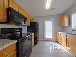 10429 Hugue Way in Charlotte, NC - Building Photo - Building Photo