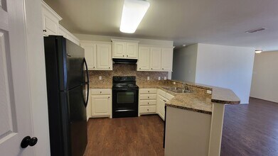 6130 79th St in Lubbock, TX - Building Photo - Building Photo