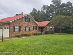 5919 Sidbury Rd in Castle Hayne, NC - Building Photo - Building Photo
