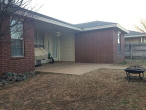 6226 6th St in Lubbock, TX - Building Photo - Building Photo