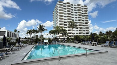 1630 N Ocean Blvd in Pompano Beach, FL - Foto de edificio - Building Photo