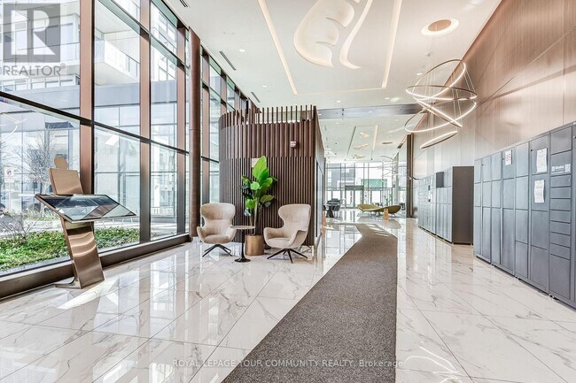 95-2095 McMahon Dr in Toronto, ON - Building Photo - Building Photo