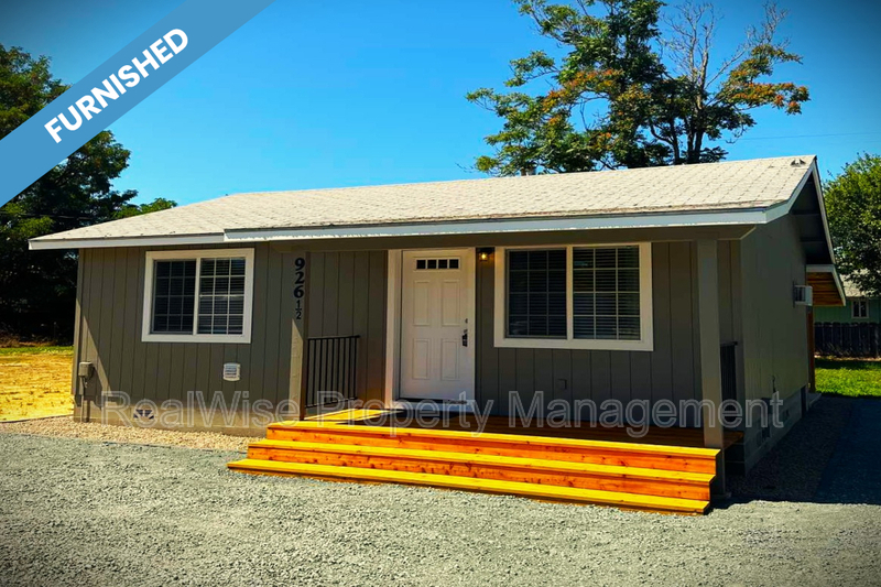 926 SW Greenwood Ave in Grants Pass, OR - Building Photo