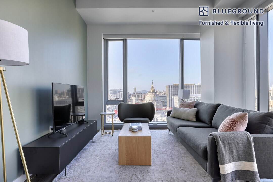 100 Van Ness Ave in San Francisco, CA - Building Photo
