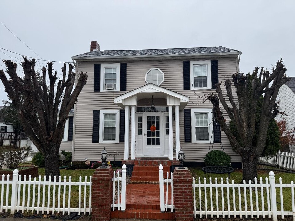 1501 Grosscup Ave in Dunbar, WV - Building Photo