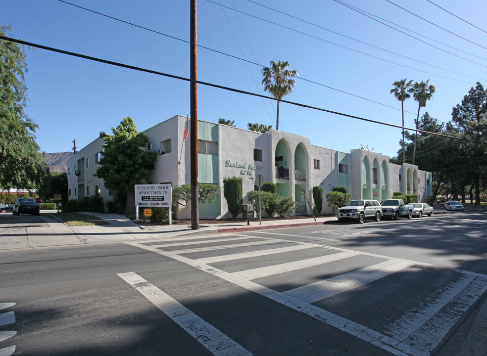 Fenwick Apartments in Sunland, CA - Building Photo