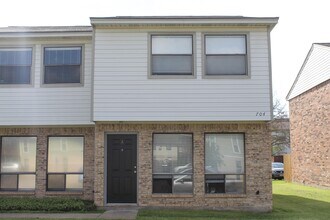 704 San Pedro Dr in College Station, TX - Building Photo - Building Photo