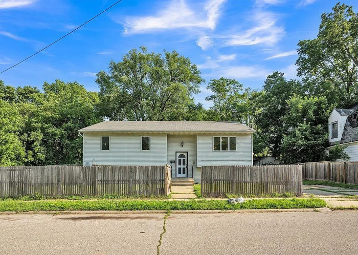 116 Chestnut St in Waterloo, IA - Building Photo