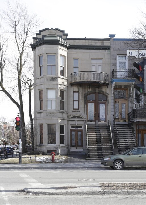 250-254 Saint-Joseph O in Montréal, QC - Building Photo