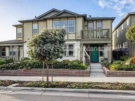 211 9th St in Marina, CA - Building Photo