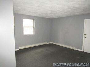 1247 Commonwealth Ave in Boston, MA - Building Photo - Building Photo