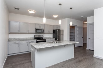 Backwater Cove in Fayetteville, AR - Building Photo - Interior Photo