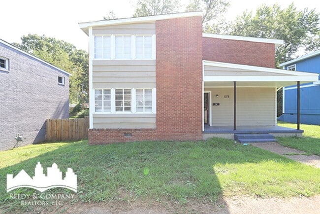 property at 1080 N Evergreen St