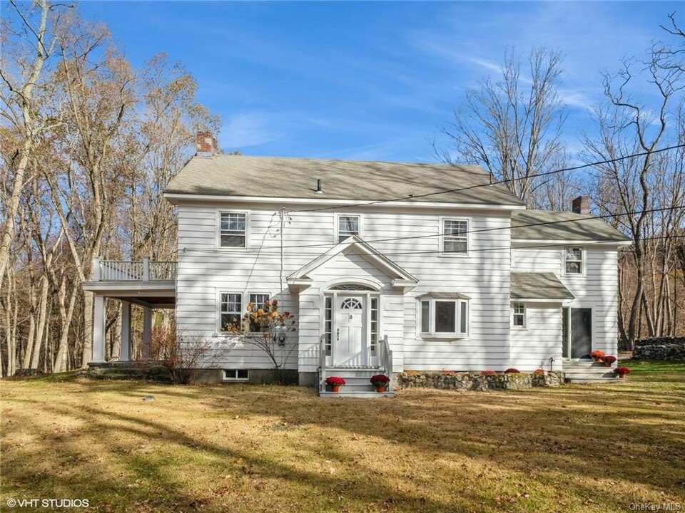 155 Horton Rd in Cold Spring, NY - Foto de edificio