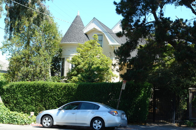 2301 Ashby Ave in Berkeley, CA - Building Photo - Building Photo