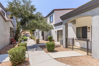 Maryland Terrace Apartments in Glendale, AZ - Building Photo - Building Photo