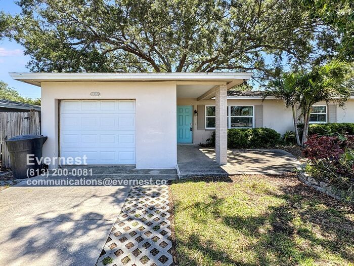 105 S Fernwood Ave in Clearwater, FL - Building Photo
