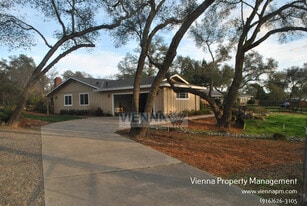 7457 Shadow Oaks Ln in Granite Bay, CA - Building Photo