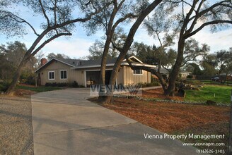 7457 Shadow Oaks Ln in Granite Bay, CA - Building Photo - Building Photo