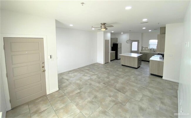 14 Sprague St W in Edinburg, TX - Building Photo - Building Photo