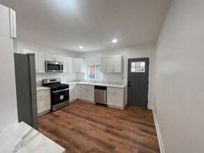 4926 Blackberry Wy in Pittsburgh, PA - Building Photo - Building Photo