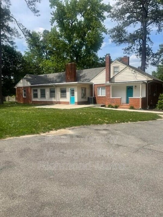 5701 Monument Ave in Richmond, VA - Building Photo