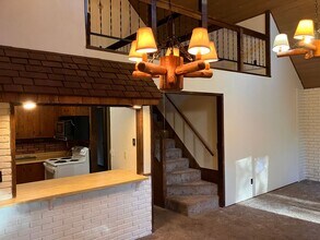 1587 Crystal Air Dr in South Lake Tahoe, CA - Building Photo - Building Photo