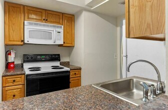 118 Hardin Pl-Unit -118 Hardin Place #E in Edgewater, FL - Building Photo - Building Photo