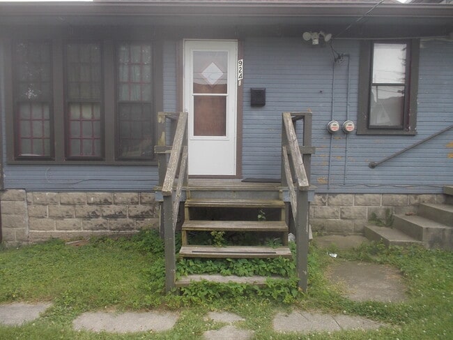 924 E Main St, Unit 924 one half